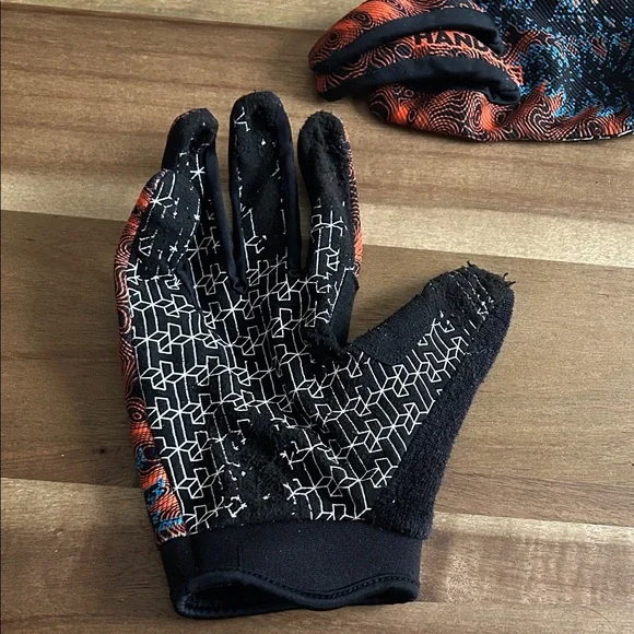 Men's Black and Orange Gloves - Picture 4 of 5